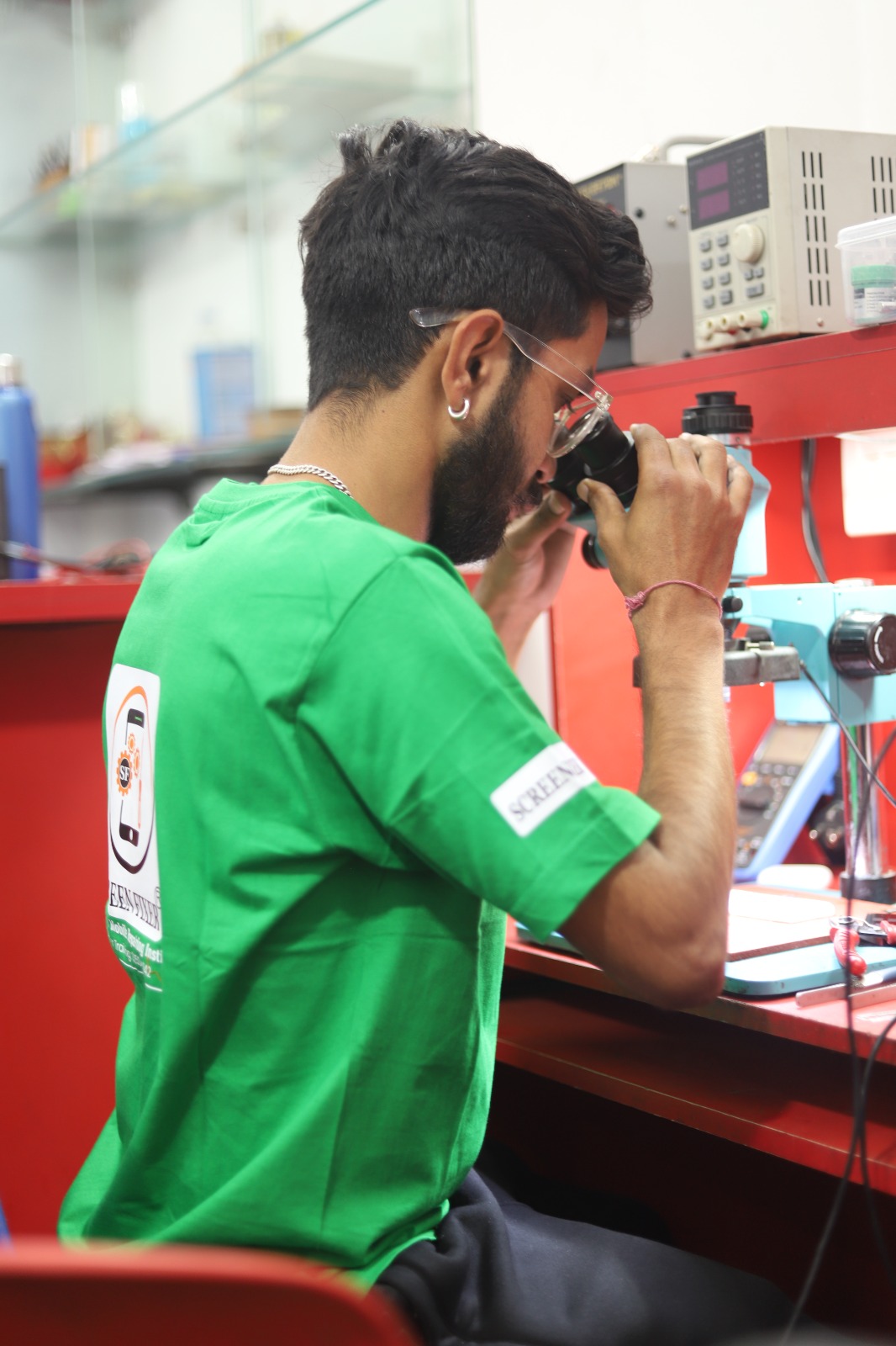 iPhone Track Repair Training iPhone Track Repair Training